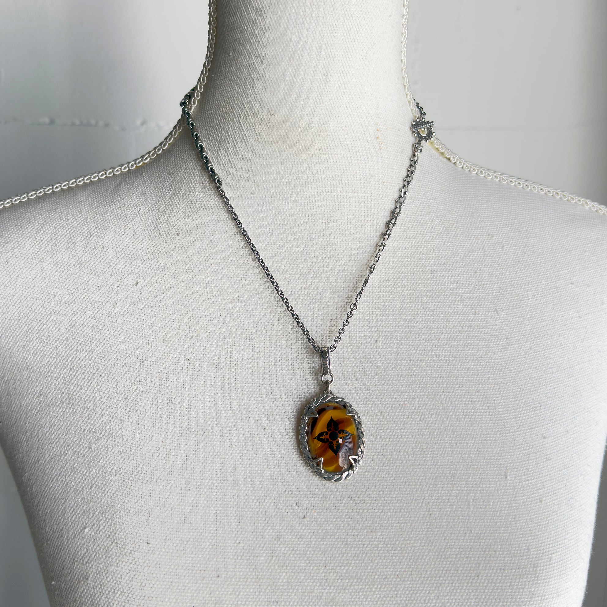 Amber Floral Pendant – Sterling Silver – Gem Kingdom