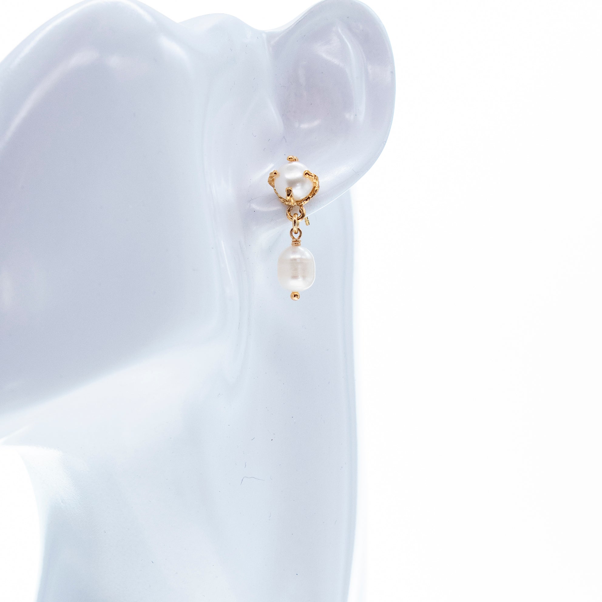 White Pearl Bee My Honey Earrings – Gold Plated – Gem Kingdom