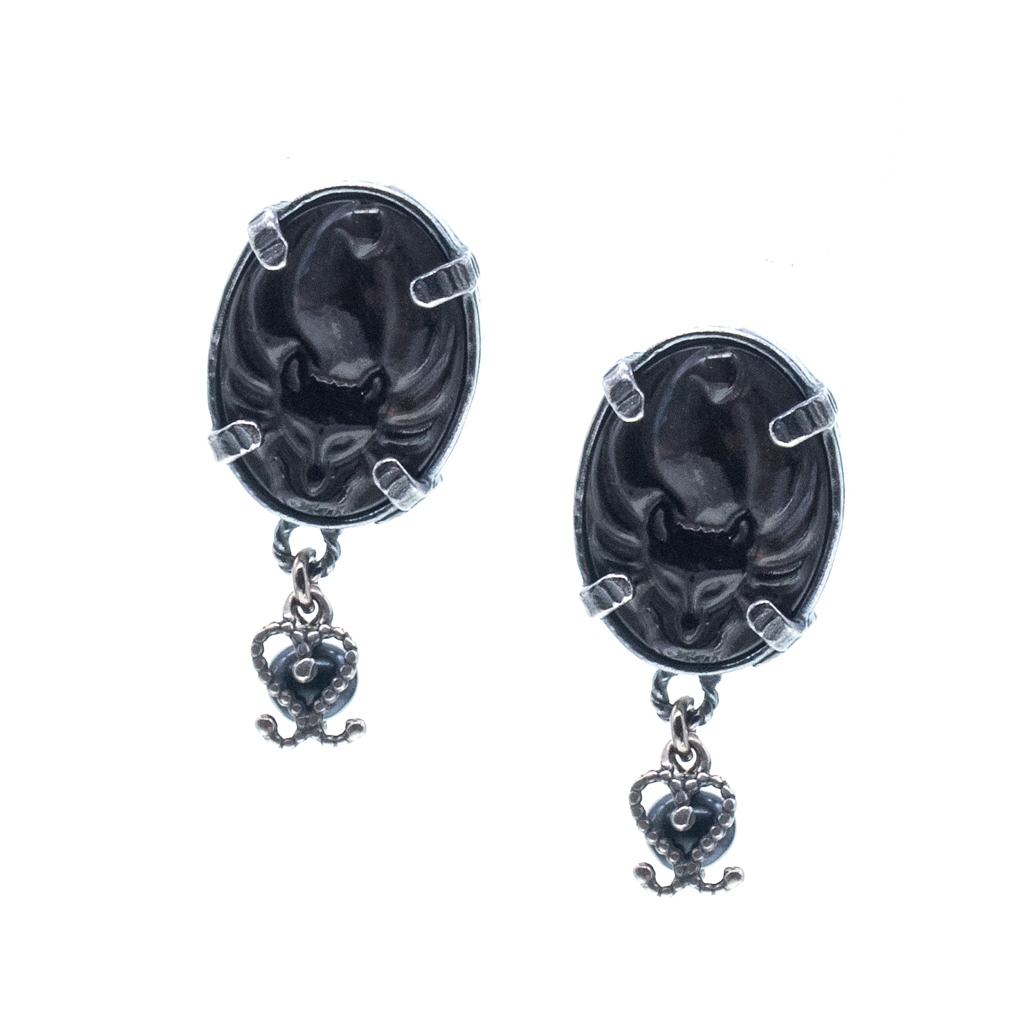 Black Mother Of Pearl Fox Cameo Ear Clips – Sterling Silver – Gem Kingdom