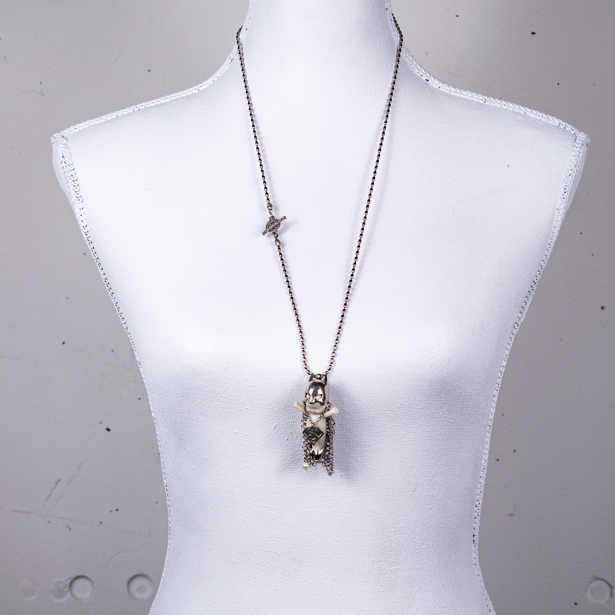 "Hero On Heels" Ketting Wit En Zilver
