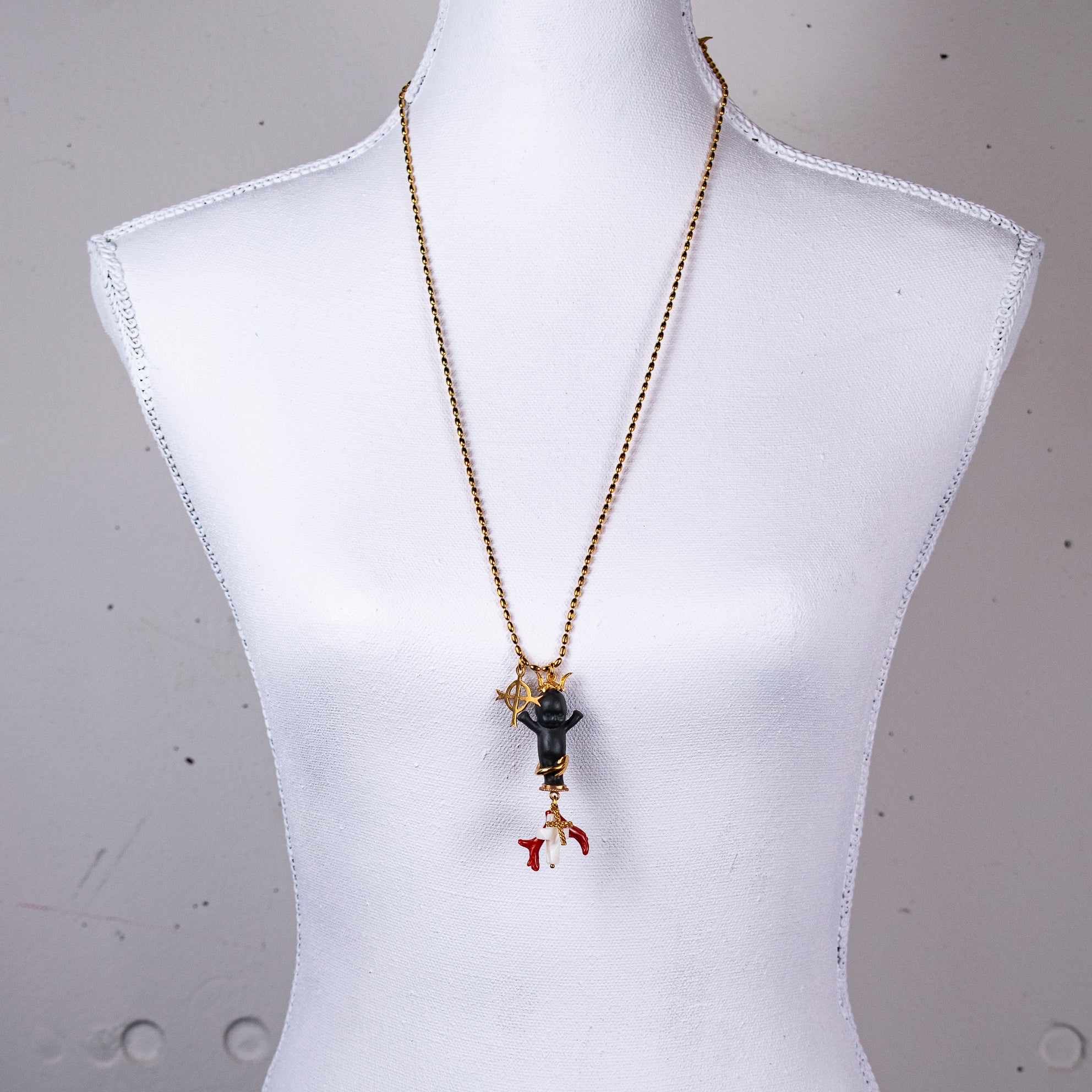 "Jezabella" Ketting Zwart En Goud
