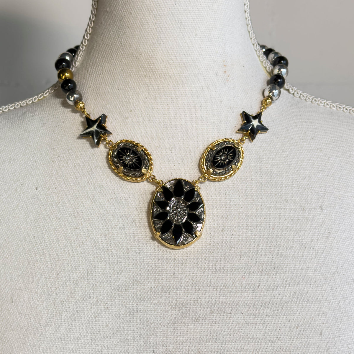 Noir Cosmos Ketting – Verguld – Gem Kingdom