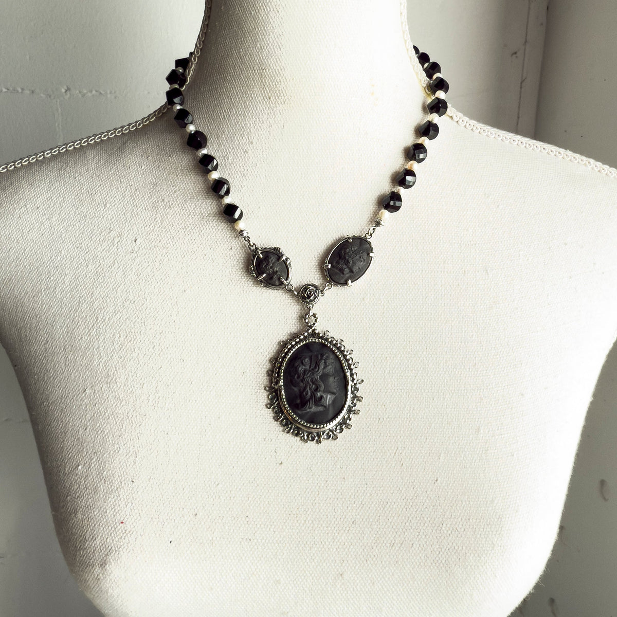 Zwarte Camee Ketting – Sterling Zilver – Gem Kingdom