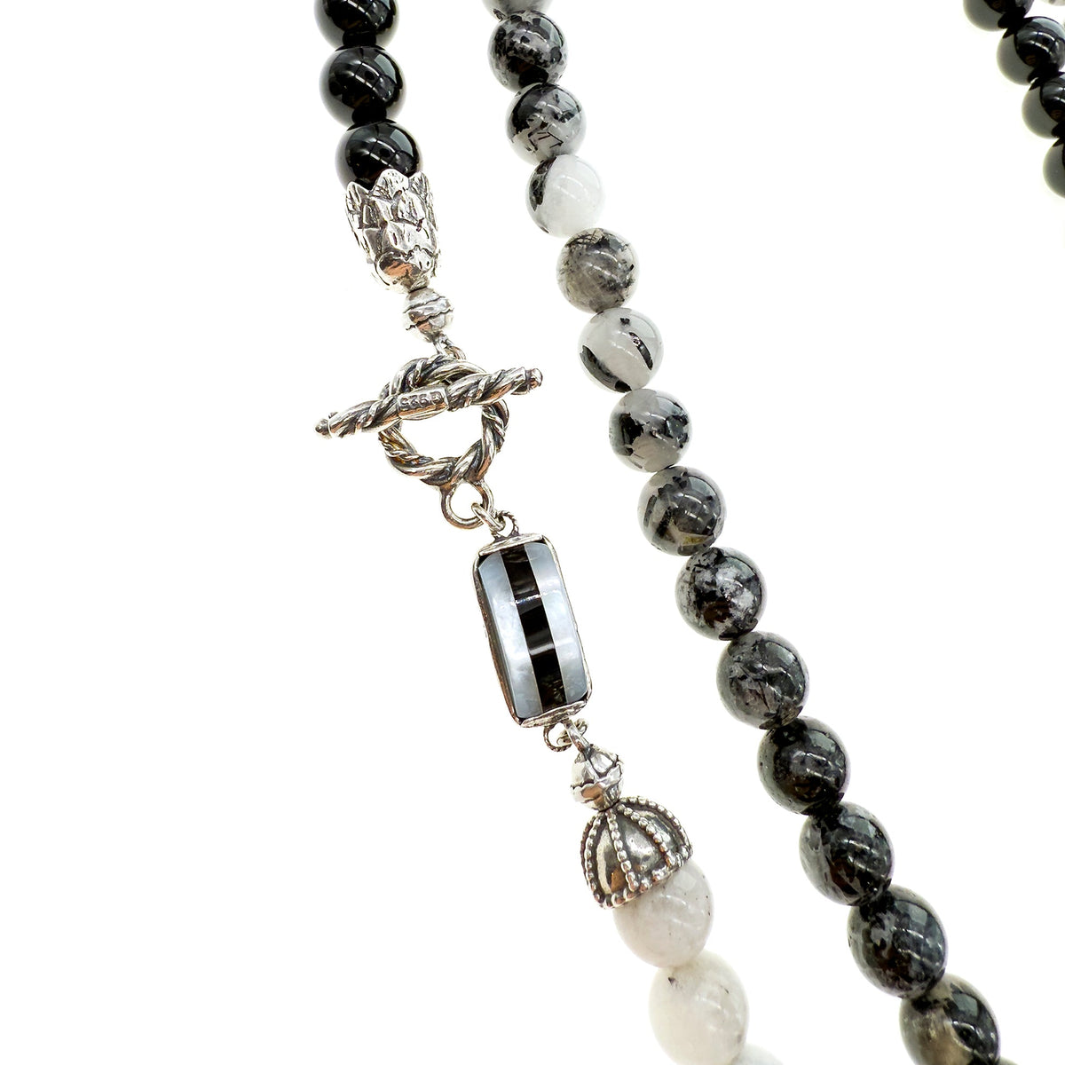 Zwart-Witte Lange Kralenketting – Sterling Zilver – Gem Kingdom