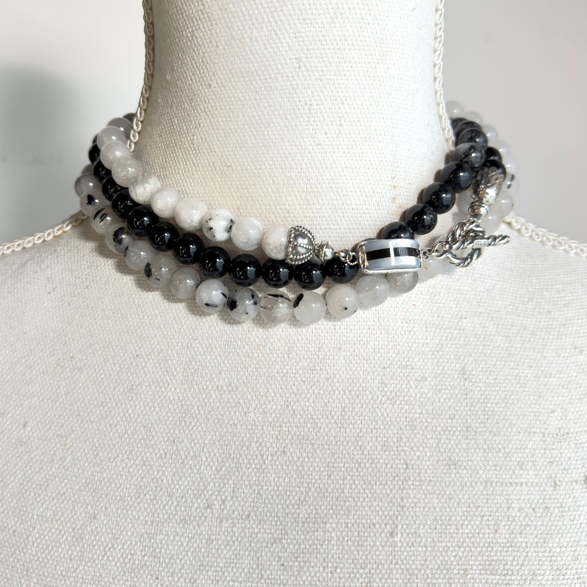 Zwart-Witte Lange Kralenketting – Sterling Zilver – Gem Kingdom