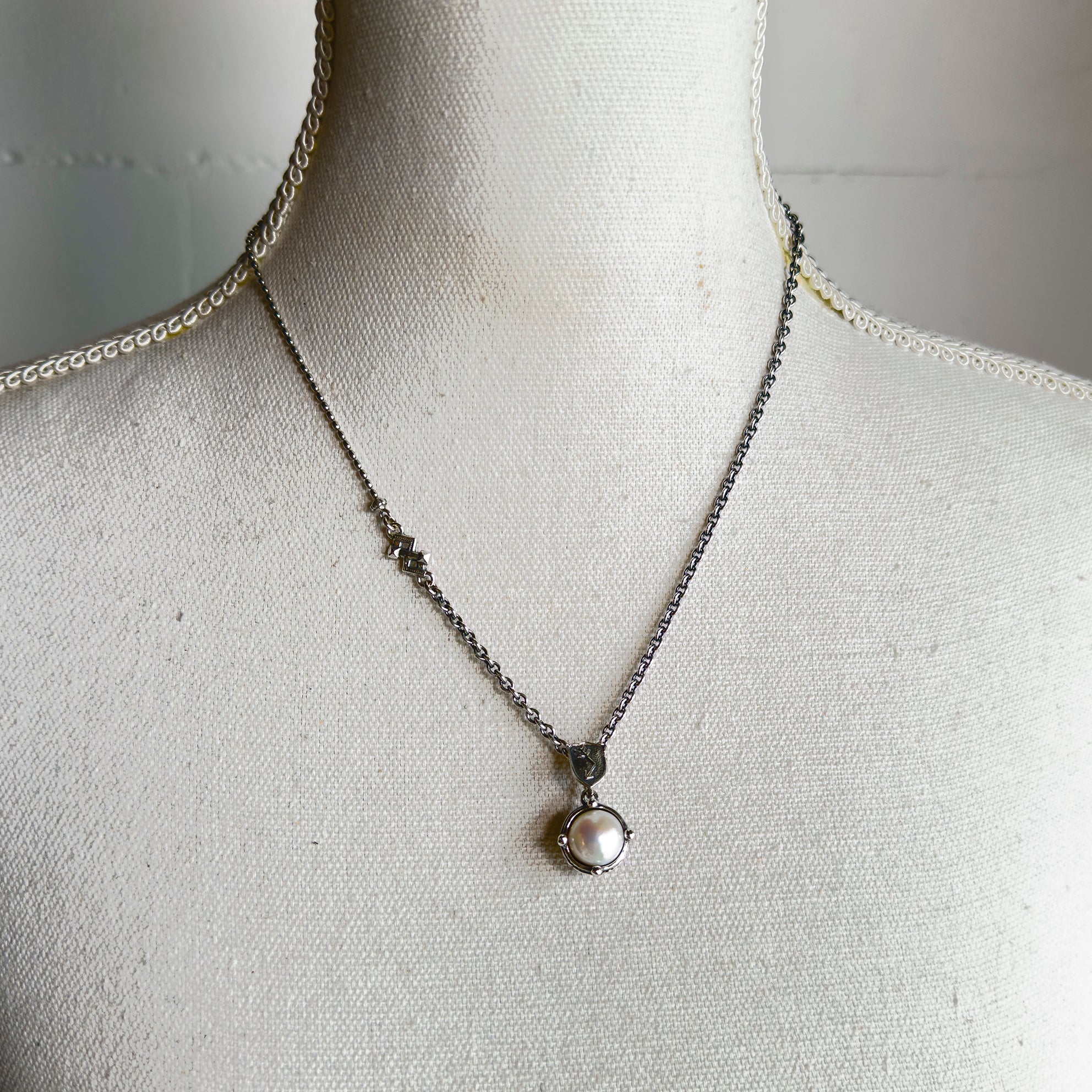 White Pearl Pendant Sterling Silver Necklace – Sterling Silver – Gem Kingdom