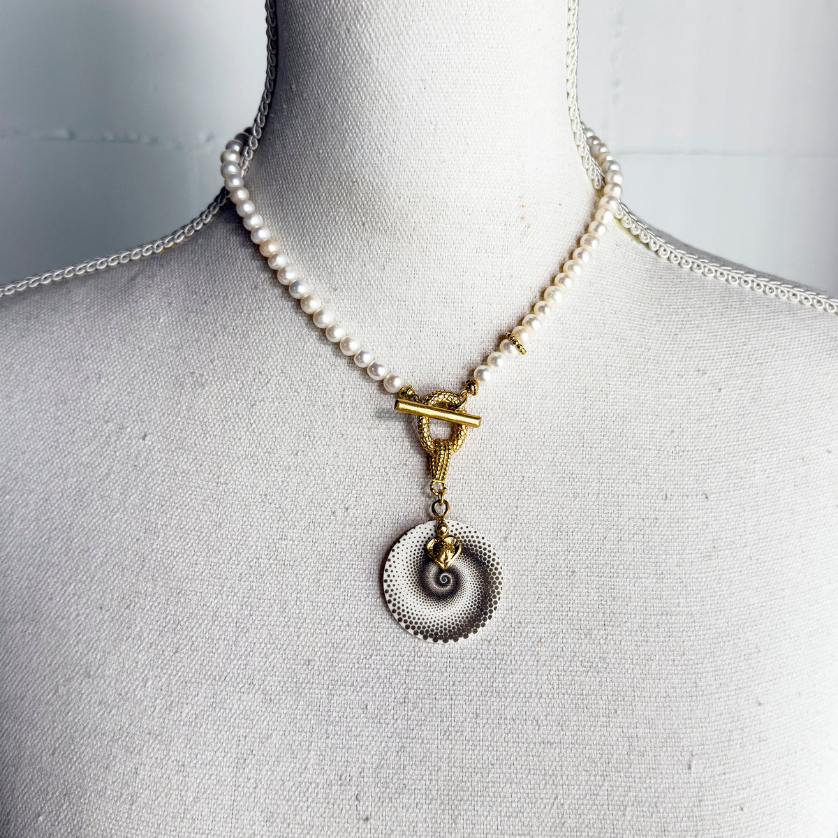 Parel Swirl Ketting – 18K Verguld – Gem Kingdom