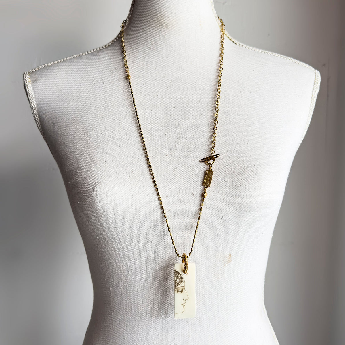 Ketting Profiel En Swirl Wit – 18K Verguld – Gem Kingdom