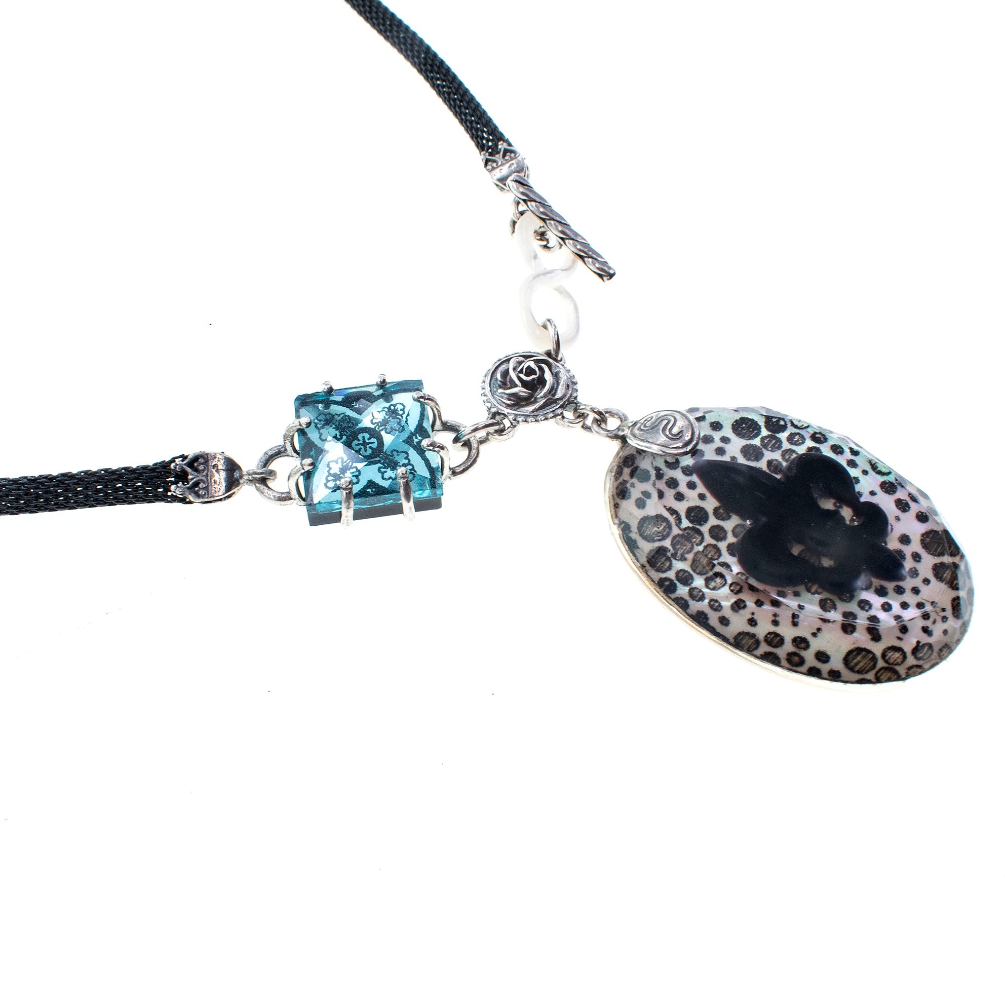 Fleur-De-Lis Resin Black Mesh Necklace – Sterling Silver – Gem Kingdom