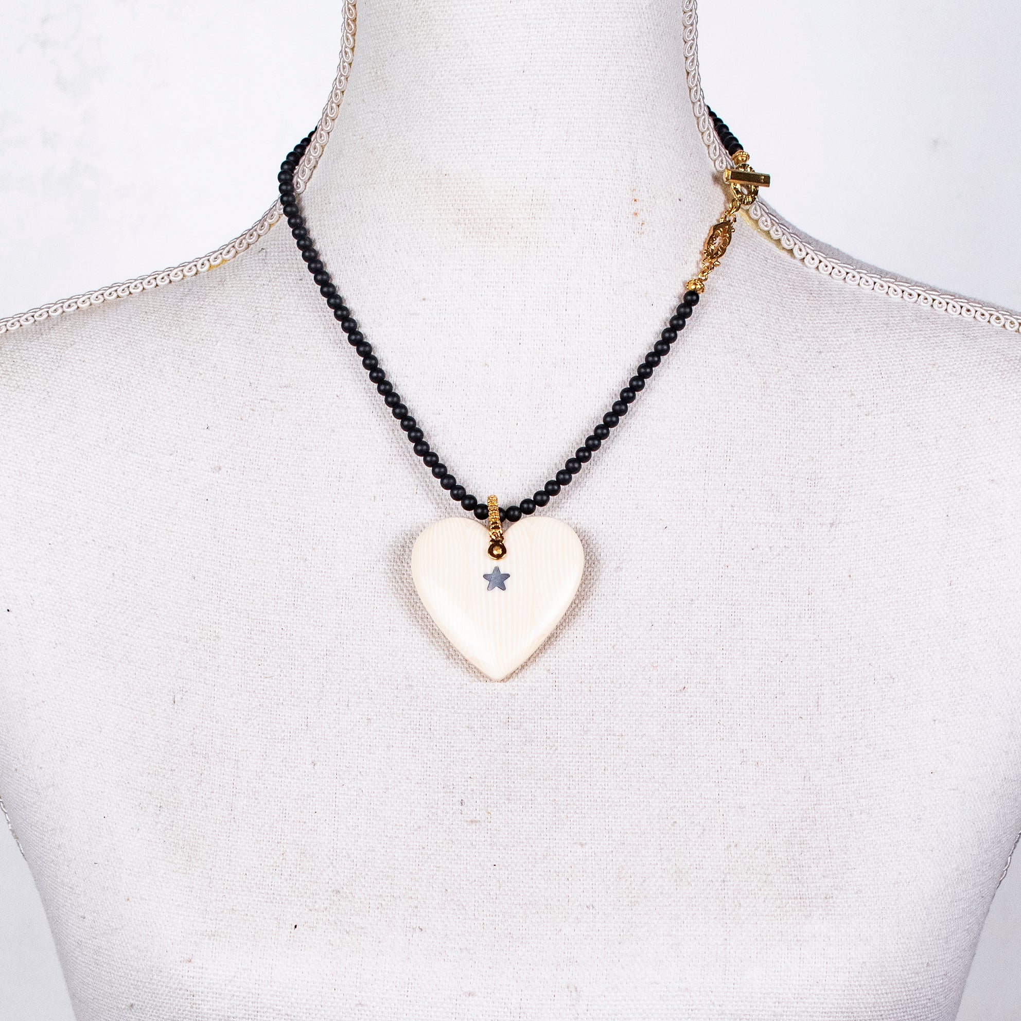 Onyx Bead Heart Necklace – Gold Plated – Gem Kingdom
