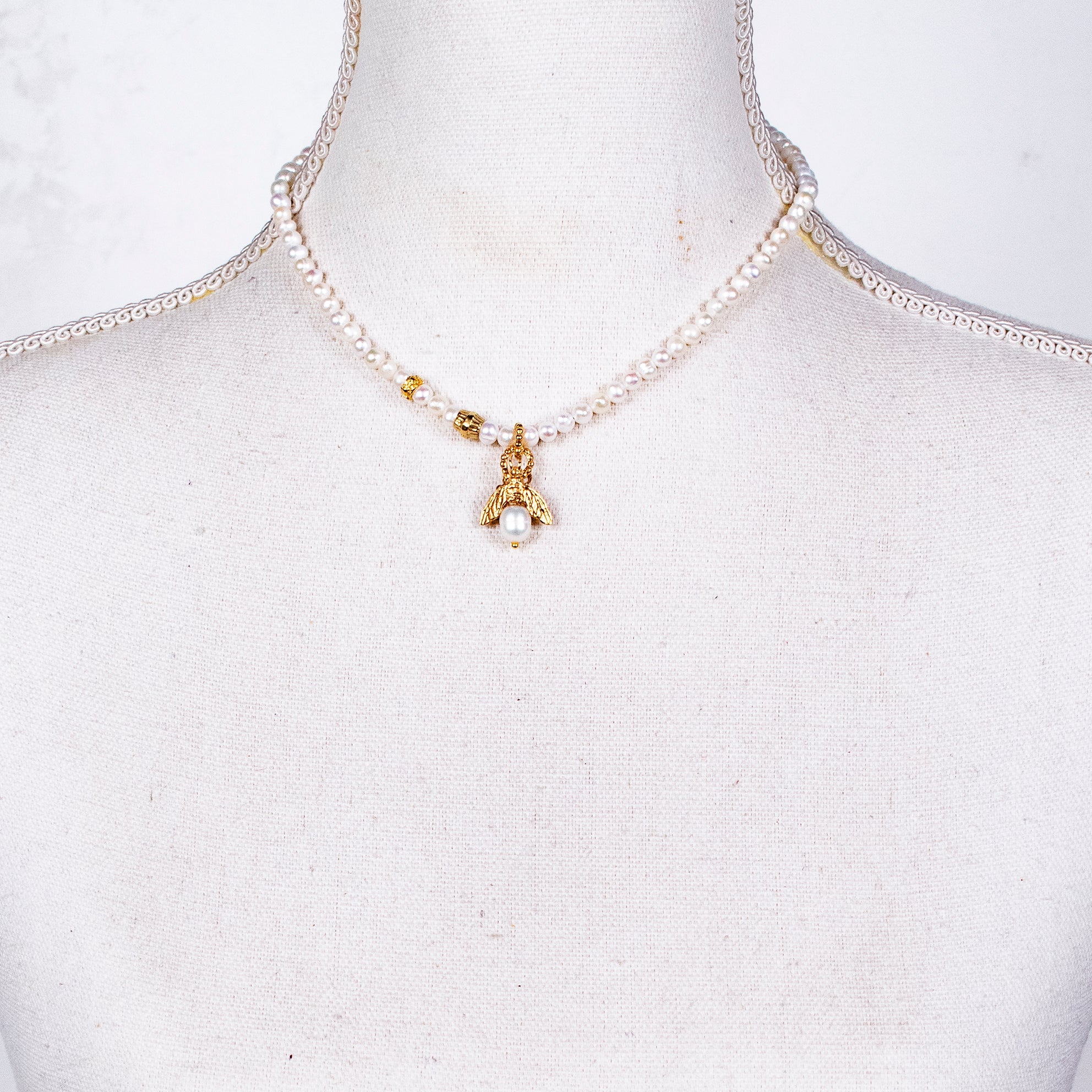 White Pearl Bee My Honey Necklace – Gold Plated – Gem Kingdom