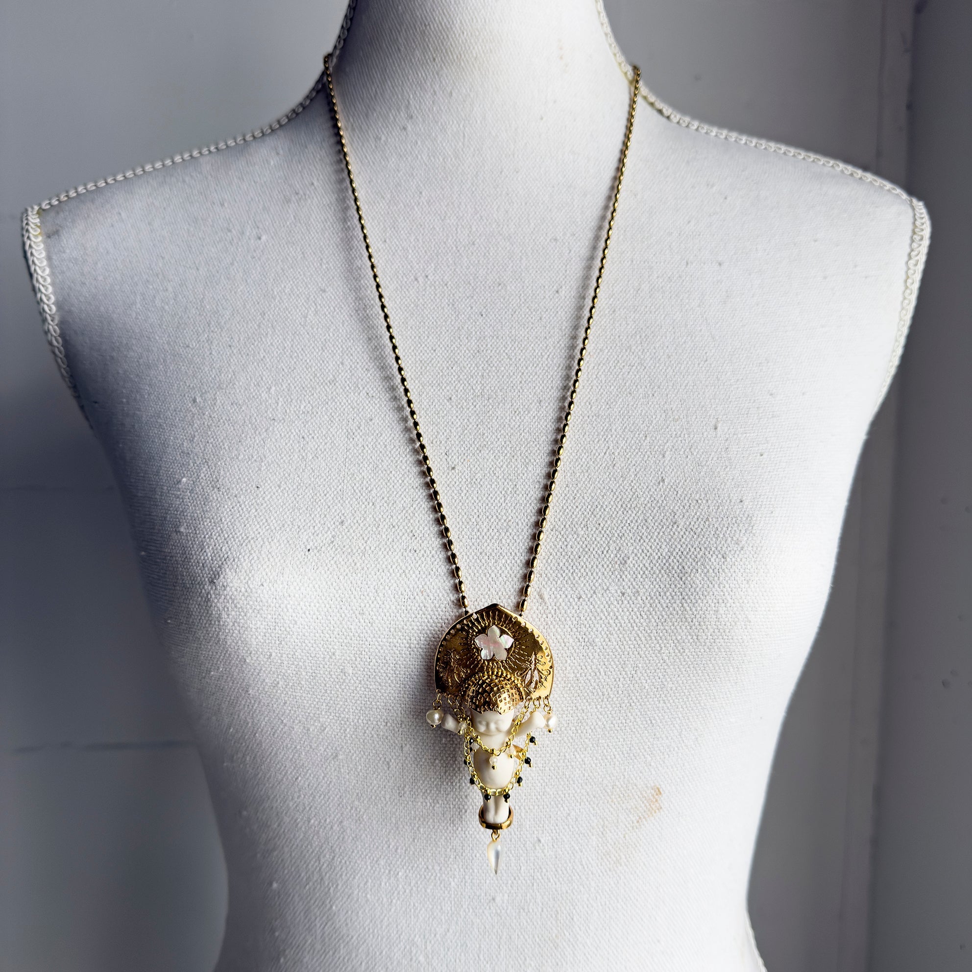 Koko White And Gold Necklace – Gold Plated – Gem Kingdom