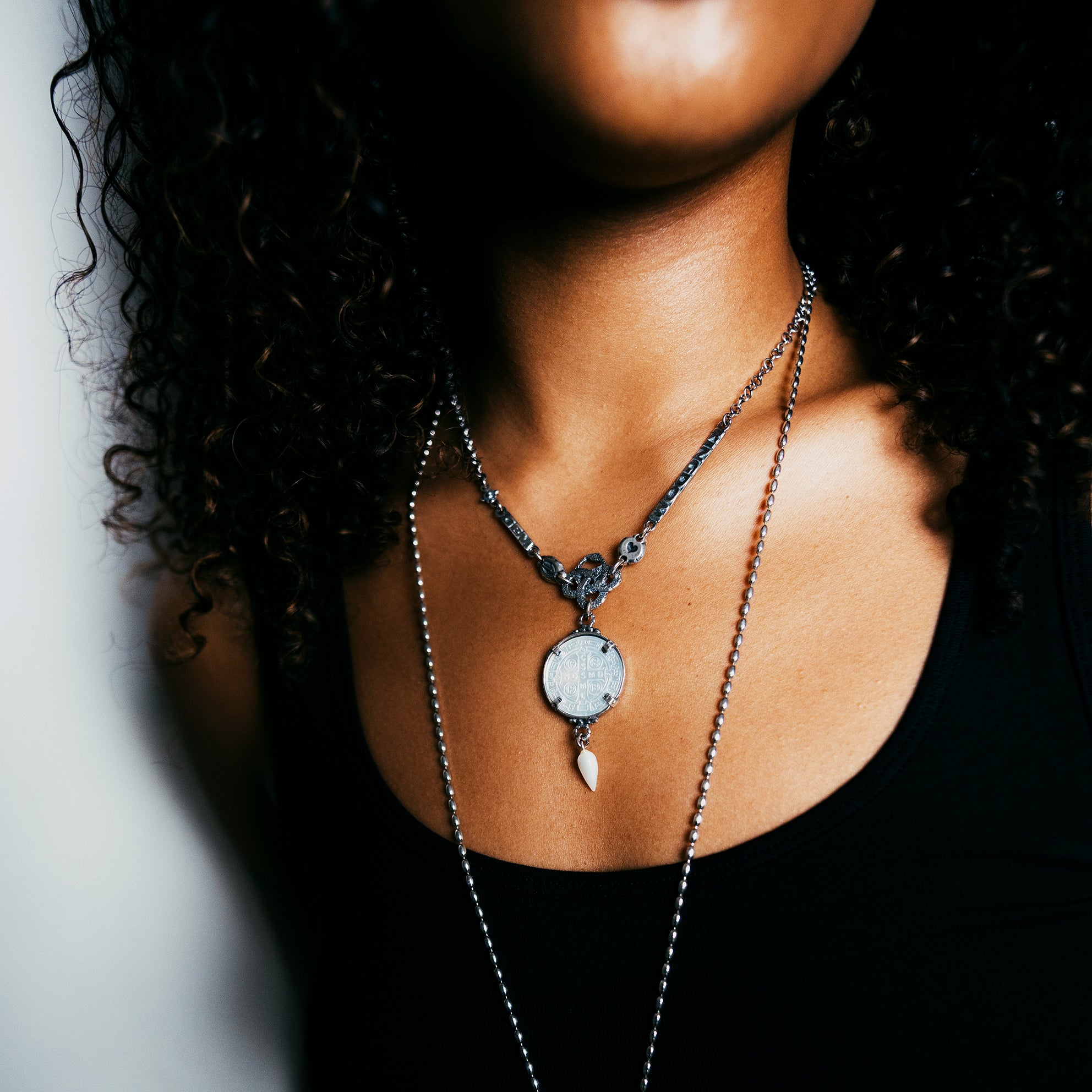 Sainte Bénédicte Medaillon Ketting Wit