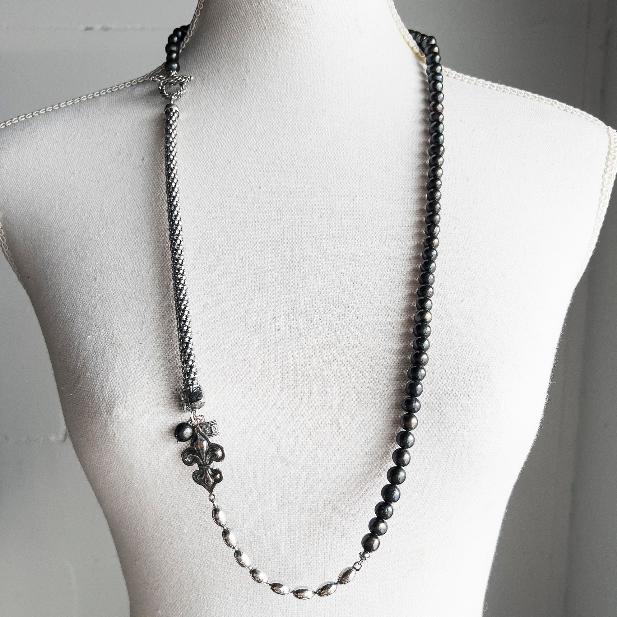 Fleur De Lis Black Pearl Necklace – Sterling Silver – Gem Kingdom