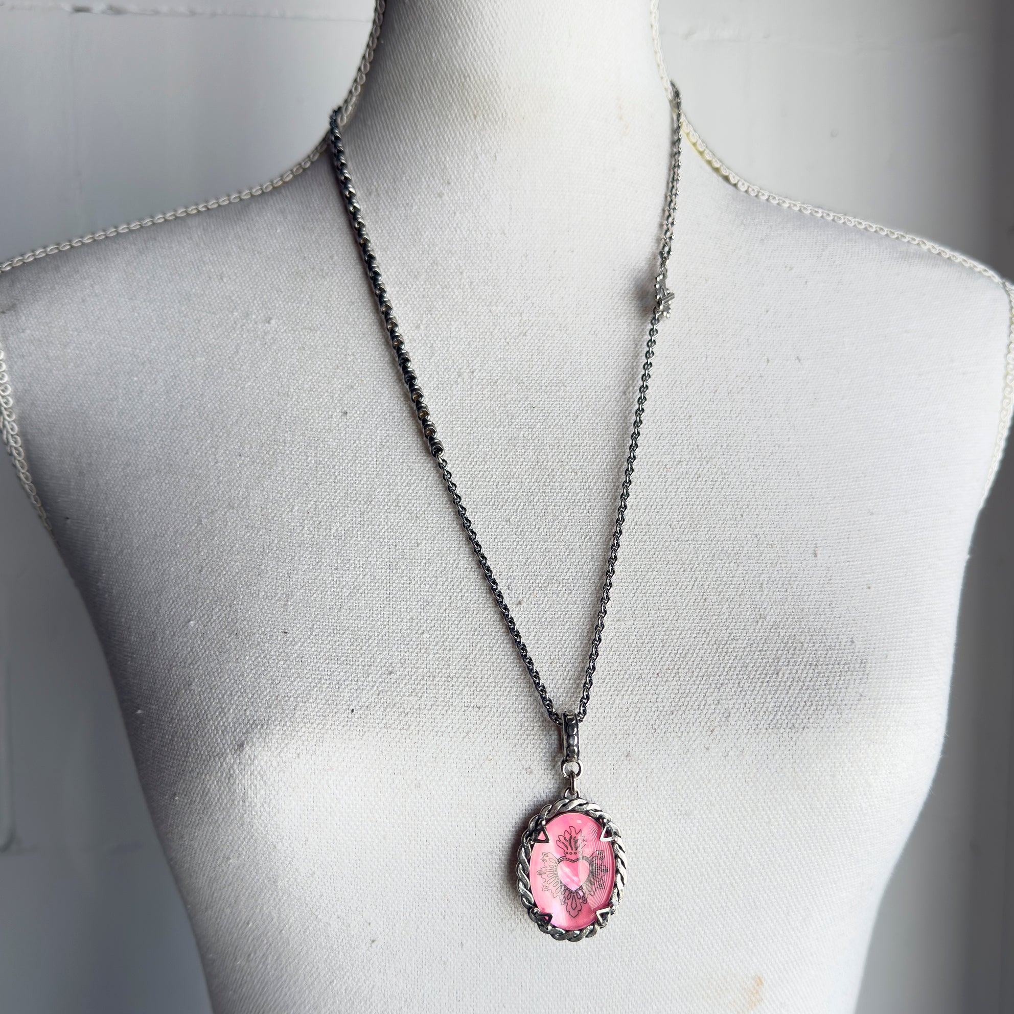 Pink Sacred Heart Pendant – Sterling Silver – Gem Kingdom