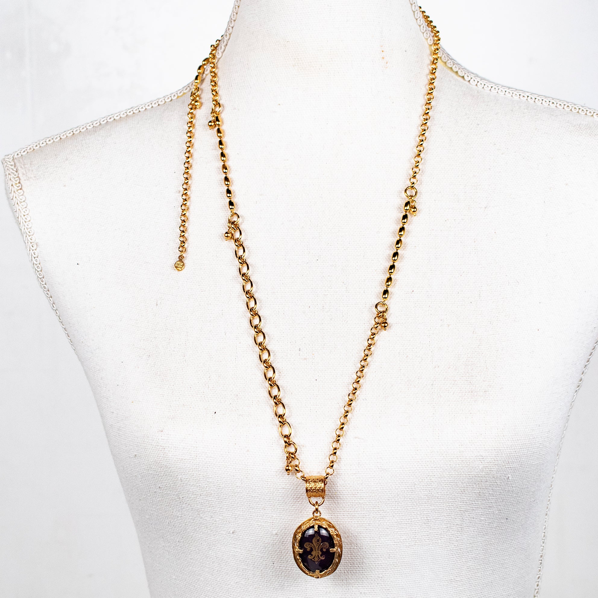 Fleur-De-Lis Pendant – Gold Plated – Gem Kingdom