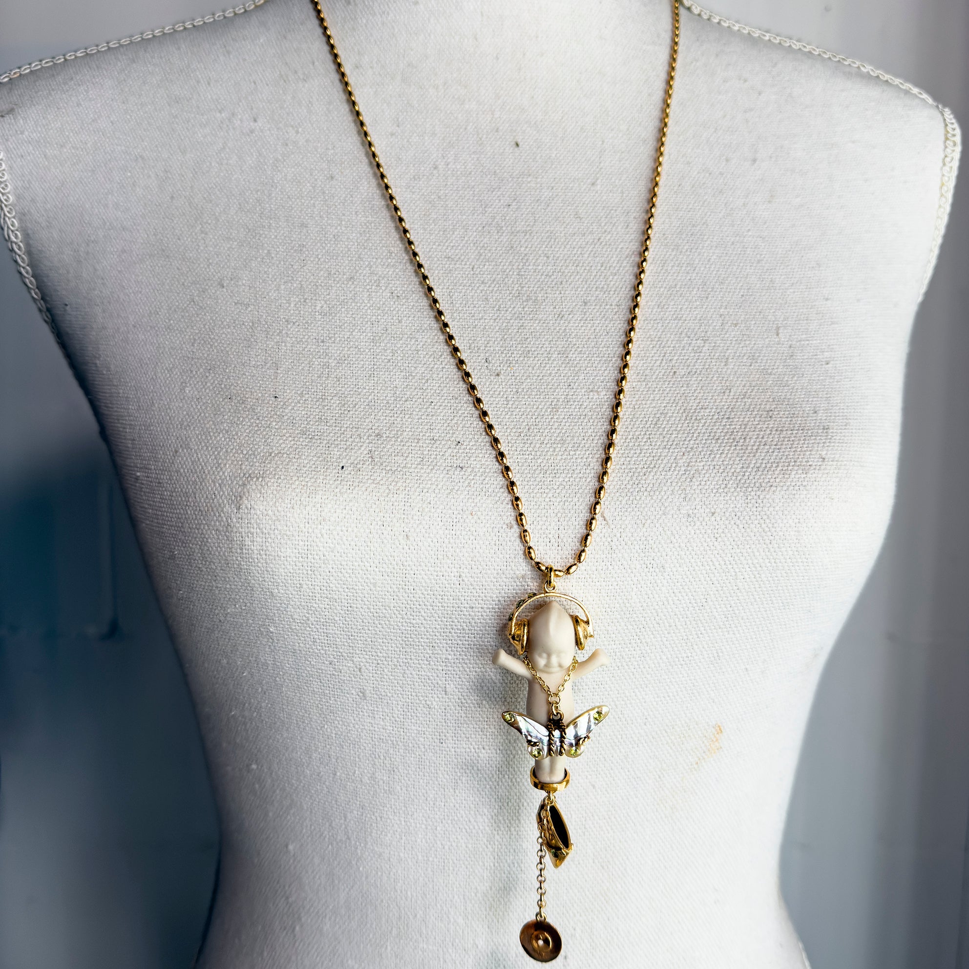 DJ Party Baby White And Gold Necklace – Gold Plated – Gem Kingdom
