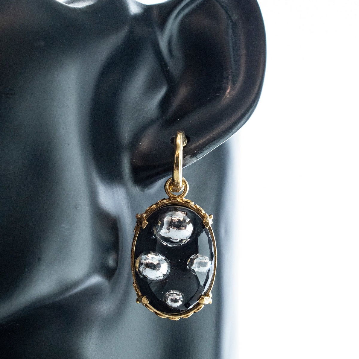 Bubble Oorbellen Zwart – 18K Verguld – Gem Kingdom