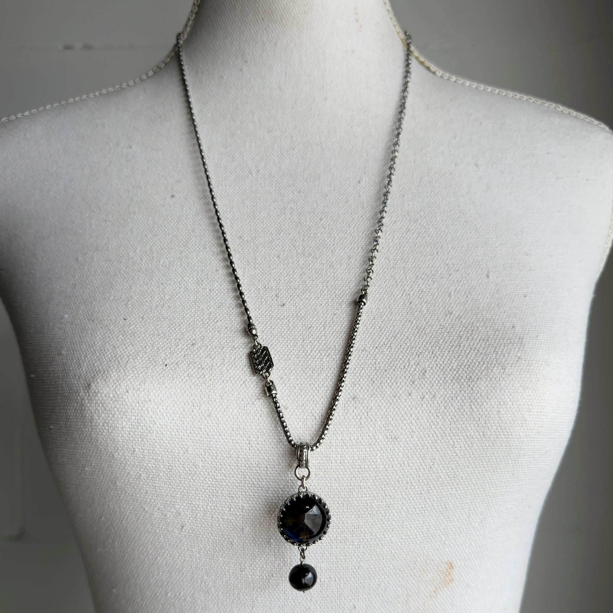 Dark Crystal Intaglio Chain Necklace – Sterling Silver – Gem Kingdom