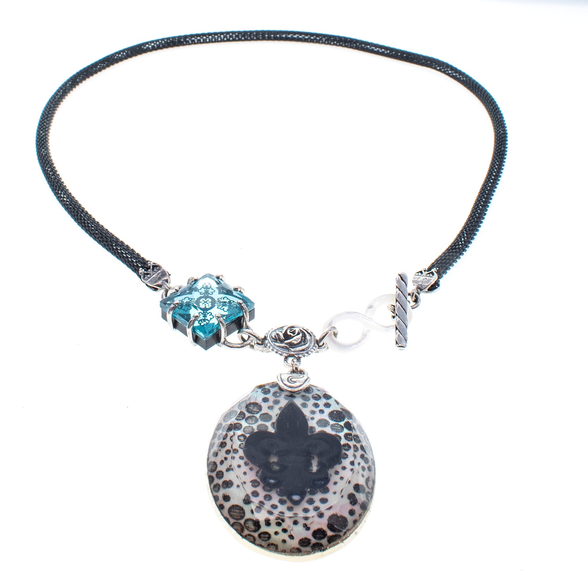 Fleur-De-Lis Resin Black Mesh Necklace – Sterling Silver – Gem Kingdom