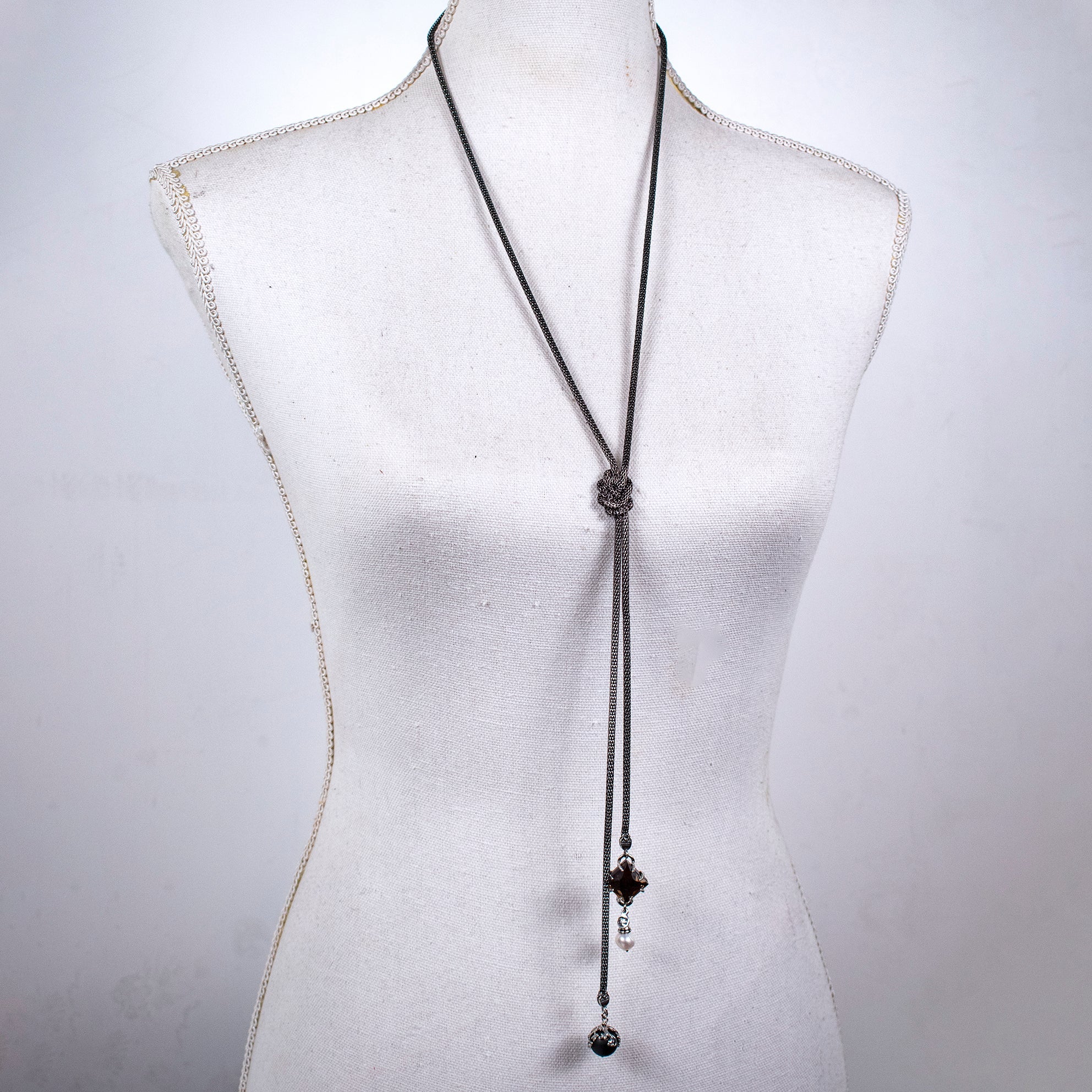 Glass Intaglio Mesh Chain Lariat Necklace – Sterling Silver – Gem Kingdom