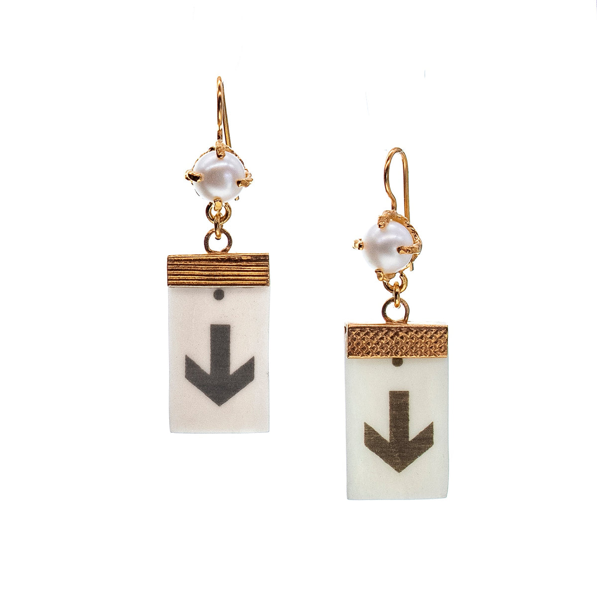 Pearl Arrow Tag Earrings – Gold Plated – Gem Kingdom